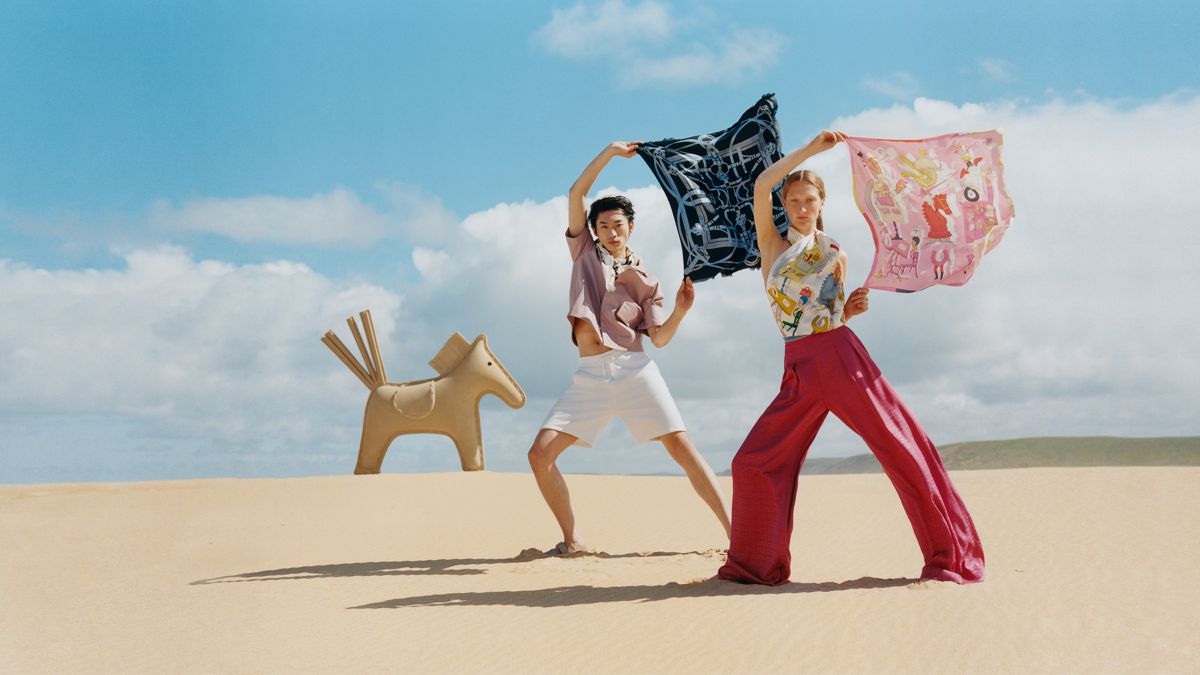 HERMES シルク ブラックパンツ 38 2104102248495-1.jpg