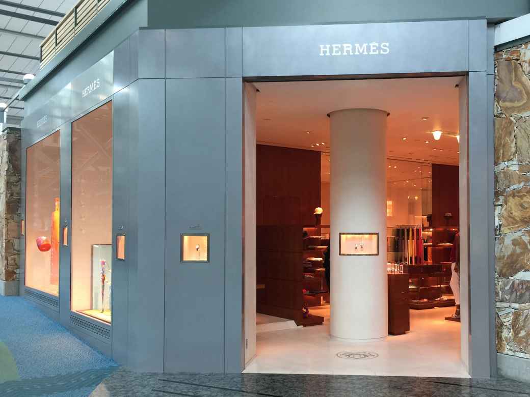 Hermès Vancouver International Airport