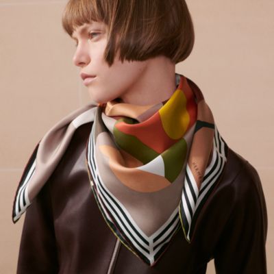 “18-3-7”90方巾