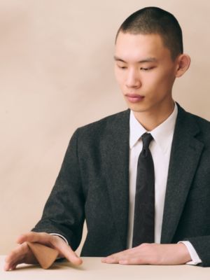 “唯美版军刀进行曲”领带, 视图: 图片：产品佩戴, worn, 当前为第2张（共3张）