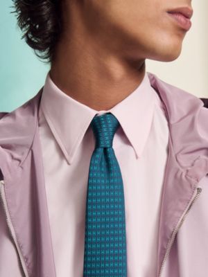 双色H图案提花领带, 视图: 图片：产品佩戴, worn, 当前为第2张（共3张）