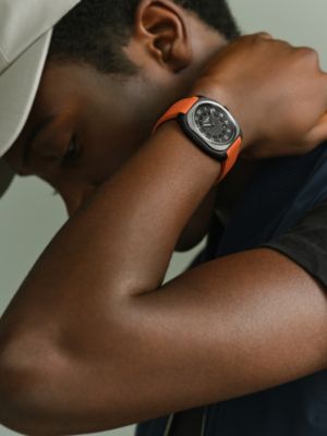 Hermès H08腕表，42毫米, 视图: 图片：产品佩戴, worn, 当前为第2张（共7张）