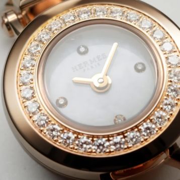 055926WW00_video_2-AVS?&fit=