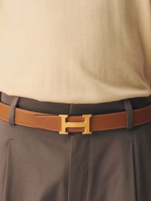 H Guillochee belt buckle & Reversible leather strap 32&nbsp;mm, View: Worn, worn, view 3 of 3