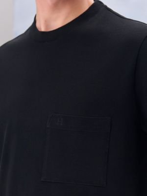 “H”刺绣T恤, 视图: 图片：产品佩戴, worn, 当前为第3张（共3张）