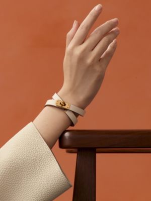 迷你Kelly双圈手镯, 视图: 图片：产品佩戴, worn, 当前为第2张（共3张）