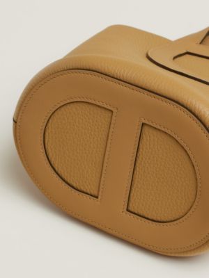 Hermès In-the-Loop 18手提包, 视图: 仰视图, below, 当前为第6张（共7张）