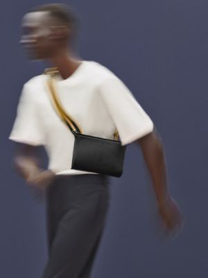 Hermès Videpoches肩背包, 视图: 图片：产品佩戴, worn, 当前为第6张（共6张）