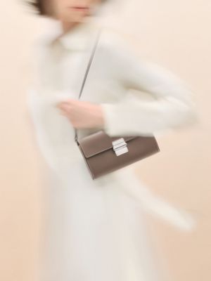 Charniere To Go手包, 视图: 图片：产品佩戴, worn, 当前为第4张（共4张）