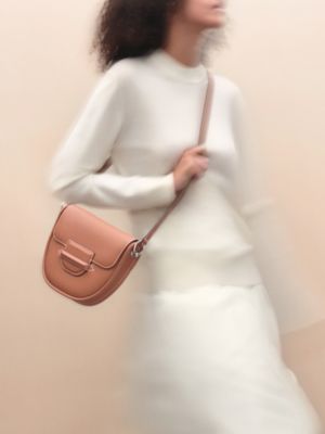 Collier d'Attelage肩背包, 视图: 图片：产品佩戴, worn, 当前为第5张（共5张）