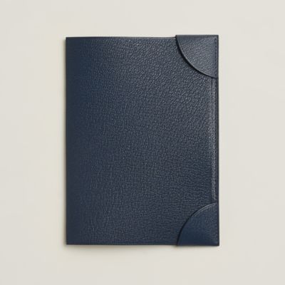 Coins de Malle passport holder