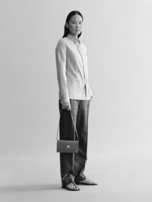24/24 To Go钱包, 视图: 图片：产品佩戴, worn, 当前为第2张（共5张）