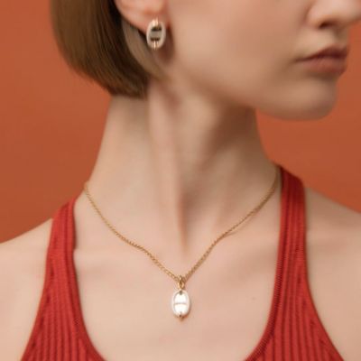 View: video, Mini Maillon earrings