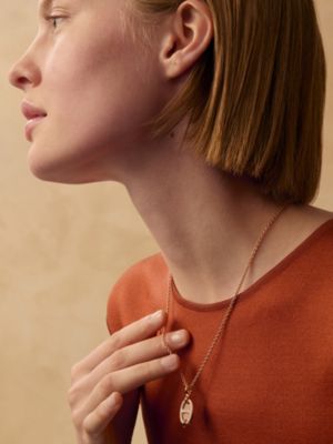 Mini Maillon pendant, small model, View: Worn, worn, view 2 of 3