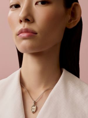 Mini Maillon pendant, small model, View: Worn, worn, view 2 of 3