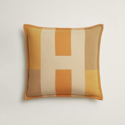 H Horizon pillow