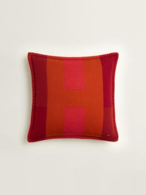 H Horizon pillow, View: Back, back, view 2 of 3