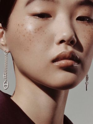 Farandole耳环，小号, 视图: 图片：产品佩戴, worn, 当前为第2张（共2张）