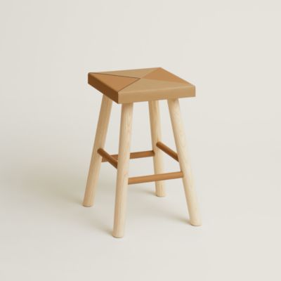 中号白蜡木凳子