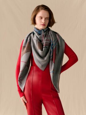 A Toute Berline&nbsp;! shawl 140, View: Worn, worn, view 2 of 3