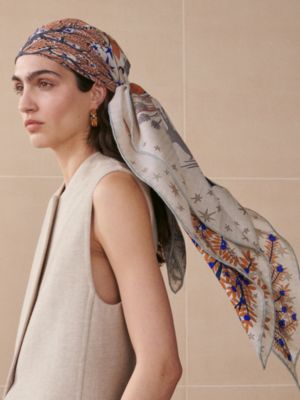 Sous le Charme d'Orphee shawl 140, View: Worn, worn, view 2 of 3