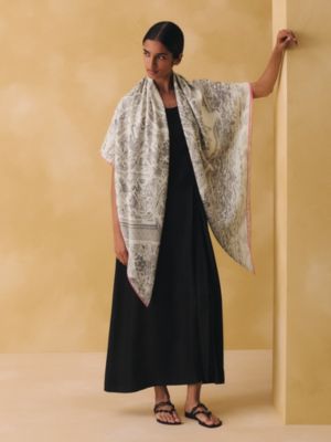 La Nouvelle Cite Cavaliere shawl 140, View: Worn, worn, view 2 of 3