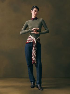 “盛宴BANDANA”140披肩, 视图: 图片：产品佩戴, worn, 当前为第2张（共3张）
