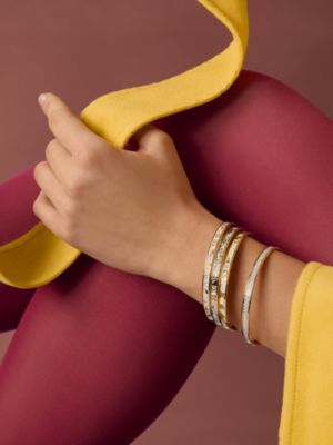 “迷彩丛林”珐琅手镯, 视图: 图片：产品佩戴, worn, 当前为第4张（共4张）