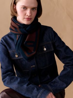 “训练”双面三角巾, 视图: 图片：产品佩戴, worn, 当前为第2张（共4张）