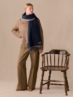 “双面”长披肩, 视图: 图片：产品佩戴, worn, 当前为第2张（共3张）