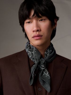 “Awooooo! BANDANA”65方巾, 视图: 图片：产品佩戴, worn, 当前为第2张（共3张）