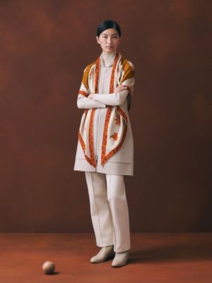 “花豹成双”三角巾, 视图: 图片：产品佩戴, worn, 当前为第3张（共4张）