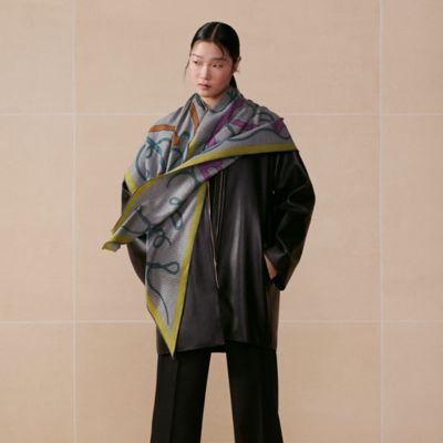 “衬衫风格版马鞍起舞”三角巾