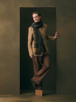 “马术装饰模板”围巾, 视图: 图片：产品佩戴, worn, 当前为第2张（共5张）