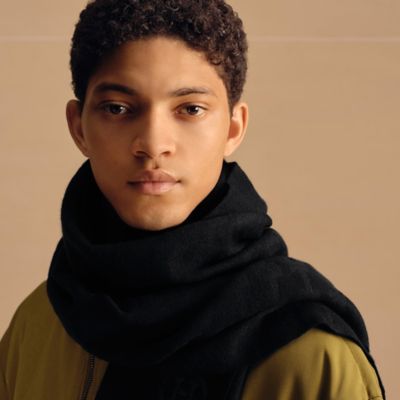 H Embosse scarf