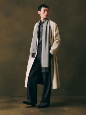 “光影效应”围巾, 视图: 图片：产品佩戴, worn, 当前为第2张（共3张）