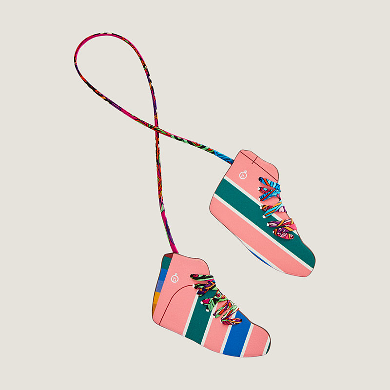 3H sneakers charm