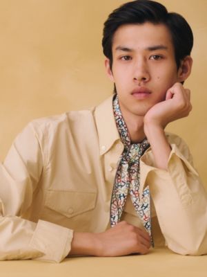 迷你菱形巾, 视图: 图片：产品佩戴, worn, 当前为第2张（共3张）