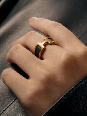 Olympe戒指，小号, 视图: 图片：产品佩戴, worn, 当前为第3张（共3张）