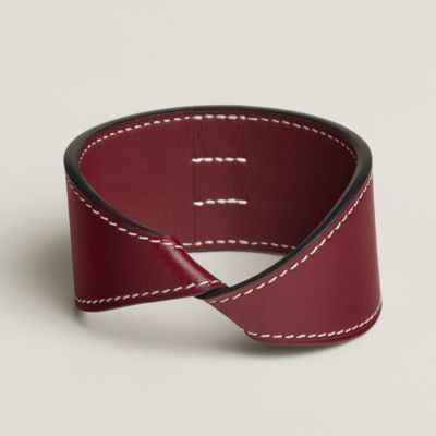 Twist bangle