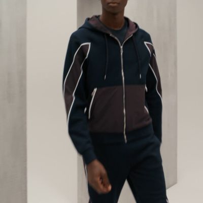 View: video, Sport capsule hooded sweater