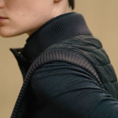 View: video, Quilted sleeveless bomber jacket