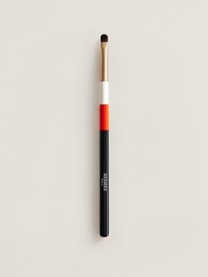 Lip brush