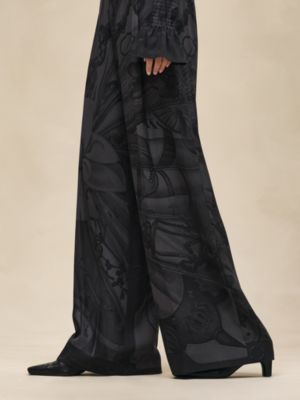 “粉杏丝绸阳光”长裤, 视图: 图片：产品佩戴, worn, 当前为第6张（共6张）