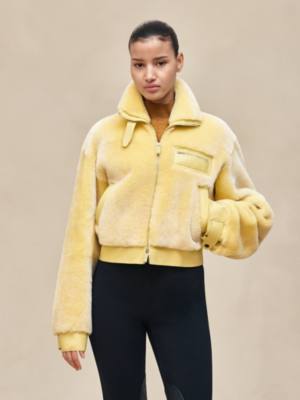 短款皮革大衣, 视图: 图片：产品佩戴, worn, 当前为第2张（共7张）