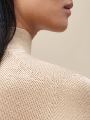 山羊绒长袖套头衫, 视图: 图片：产品佩戴, worn, 当前为第5张（共5张）