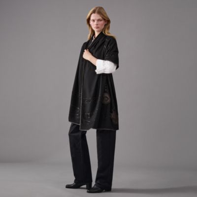 “清晨漫步”刺绣长披肩