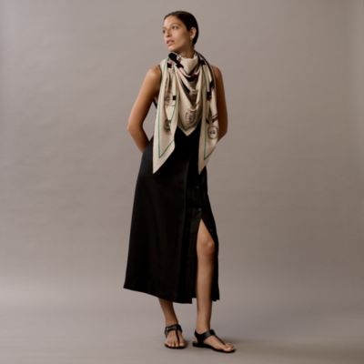 “清晨漫步”刺绣三角巾