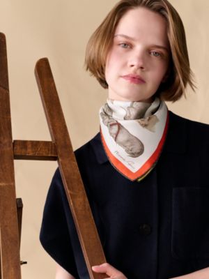 Les Bassets scarf 45, View: Worn, worn, view 2 of 3