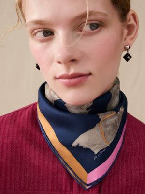 Les Bassets scarf 45, View: Worn, worn, view 2 of 3